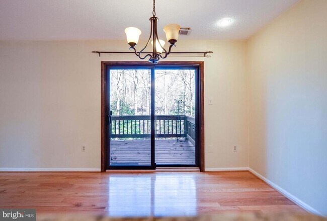 Building Photo - 2303 Glade Bank Way