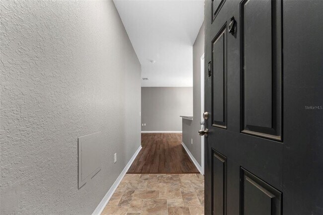 Building Photo - 1008 Hemingway Cir