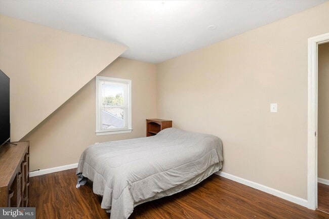Building Photo - 45 Scattergood Ave