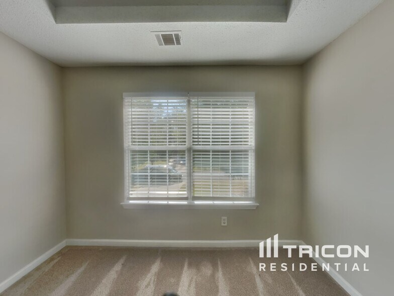 Building Photo - 1028 Maris Ln