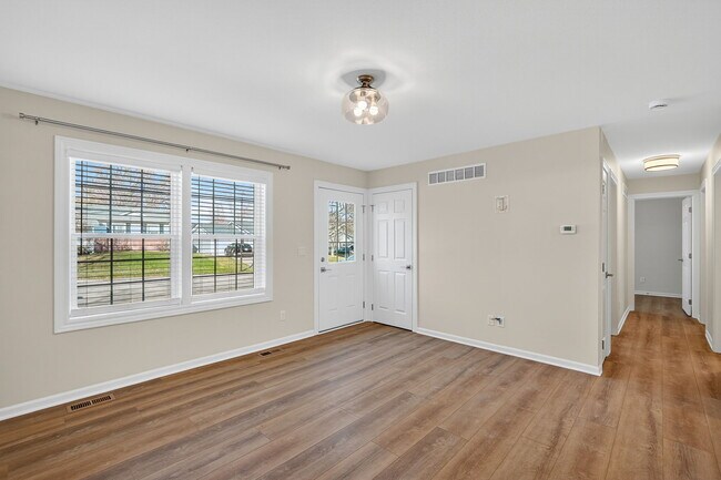 Living Room - 5428 Norris St