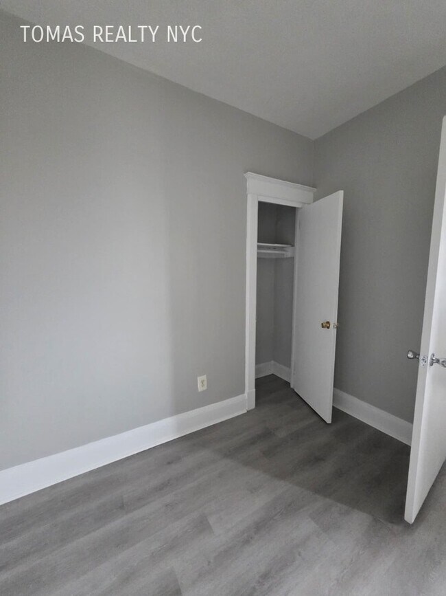 Building Photo - 41 Linden St