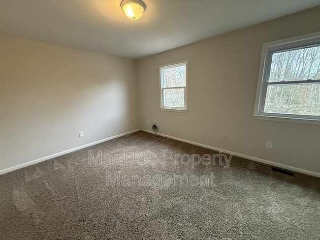 Building Photo - 4 Manchester Ct