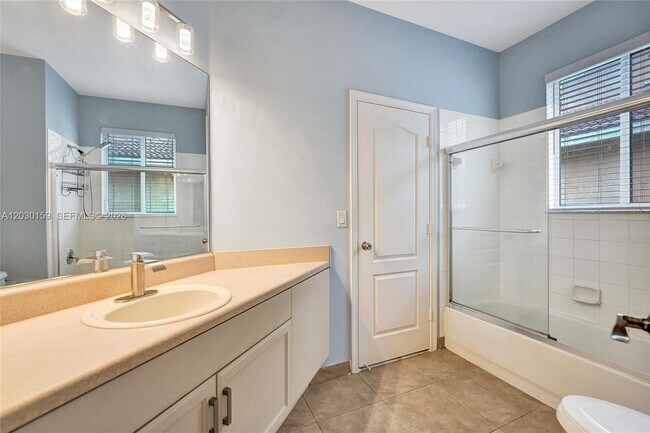 Building Photo - 6334 SW 192nd Ave