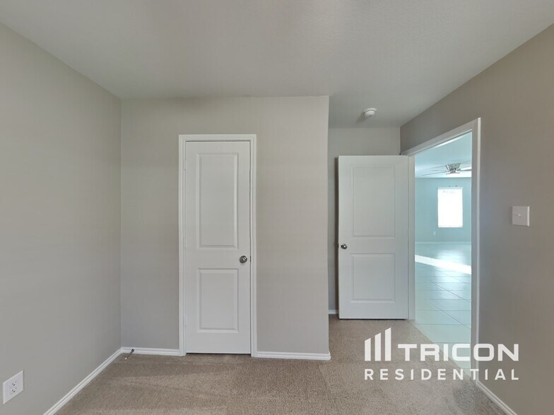 Building Photo - 11827 Mancos Trl