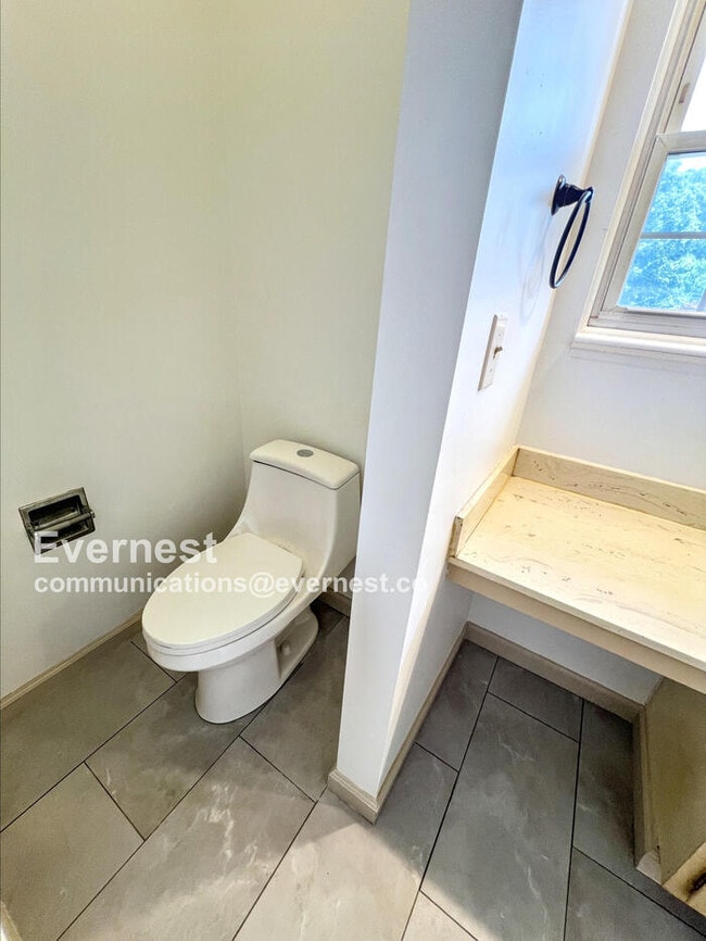 Building Photo - 8602 W 84th St