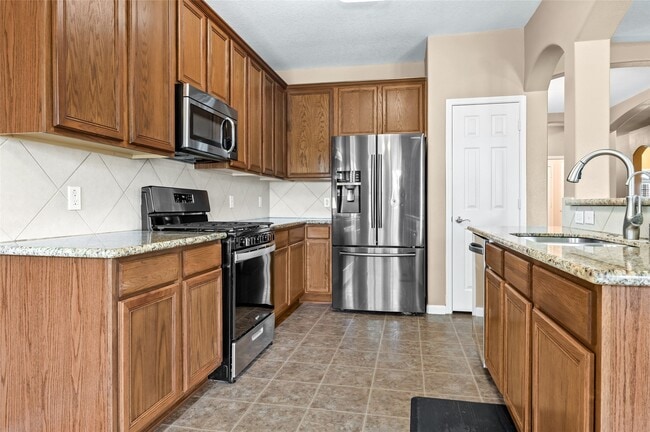 Building Photo - 8618 E Highlands Crossing