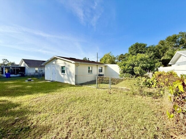 Building Photo - 1221 Jewel Ave