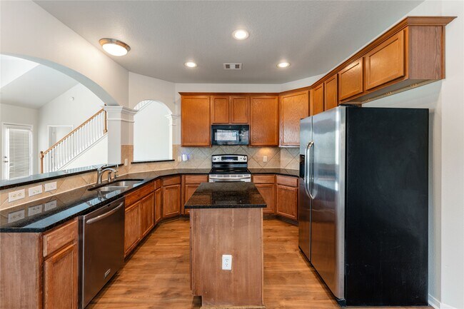 Building Photo - 21915 Sunvolt Ct