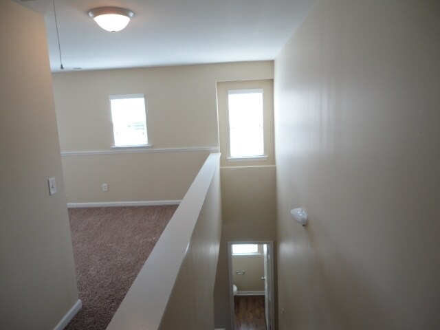 Building Photo - 204 Edgecroft Way