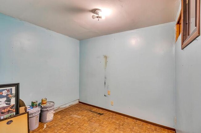 Building Photo - 4886 Maureen Cir
