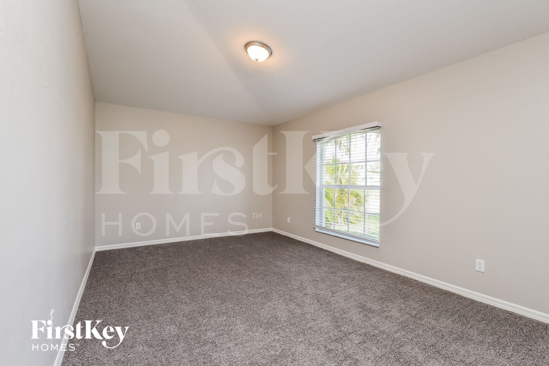 Building Photo - 120 SE 46th St