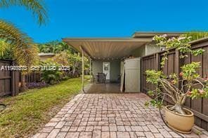 Building Photo - 1532 NE 39th St