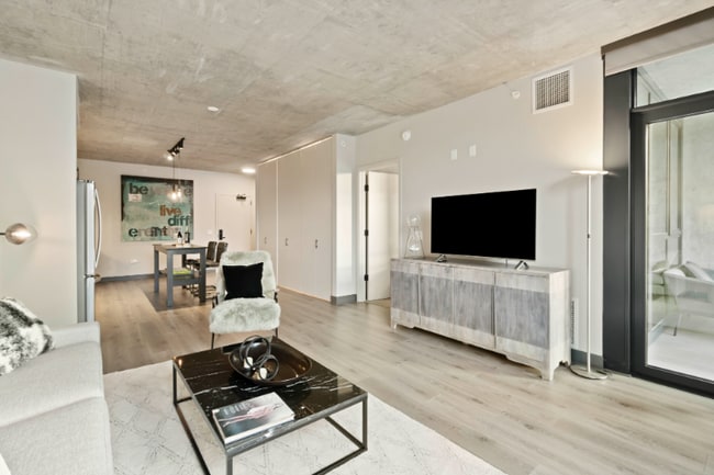 Building Photo - 204 N Ada St