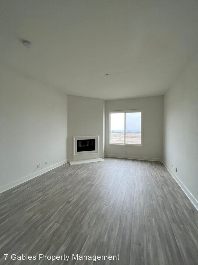 Building Photo - 2 br, 2.5 bath House - 19411 Surfset Drive