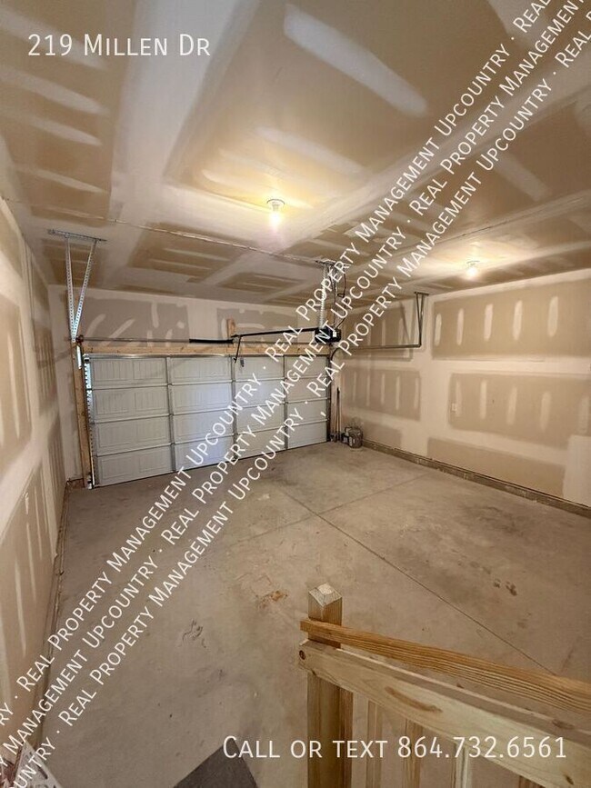 Building Photo - 219 Millen Dr