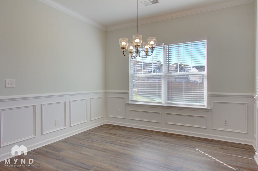 Building Photo - 863 Bergenfield Ln