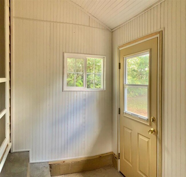 Building Photo - 1505 Ruth Ave