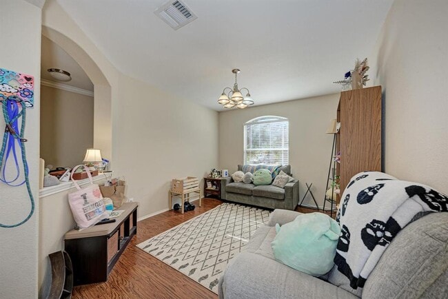 Building Photo - 921 Dexter Dr