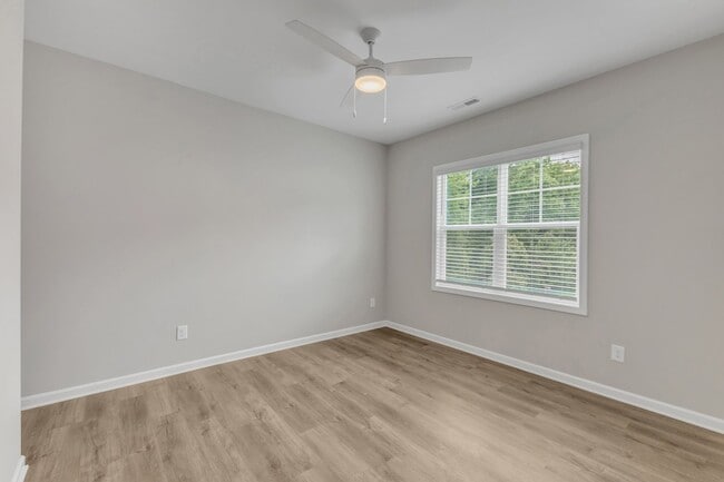Building Photo - 3/3.5 NC State Townhome Near Centennial Campus