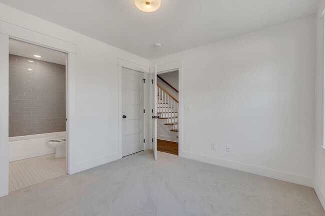 Building Photo - 2019 Maple Vw Ln