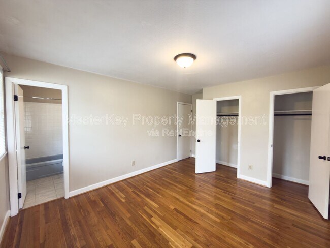 Building Photo - 5317 Coronado Dr