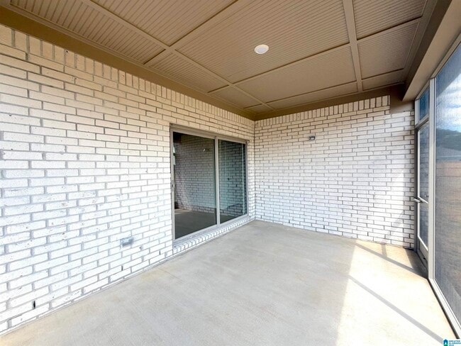Building Photo - 153 Clift Crk Dr