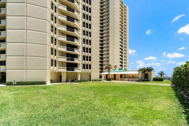 Building Photo - 2800 N Ocean Dr