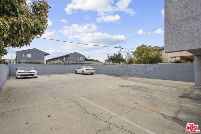 Building Photo - 1556 W 227th St