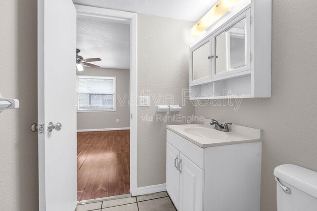 Building Photo - 5111 Curry Ford Rd