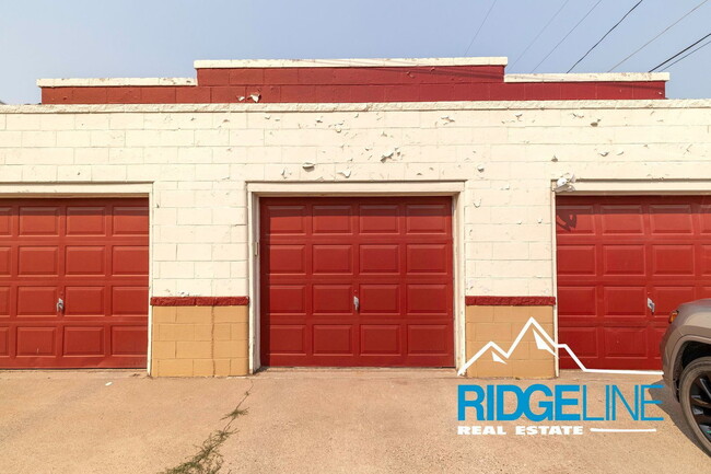 Building Photo - 504 26th St N
