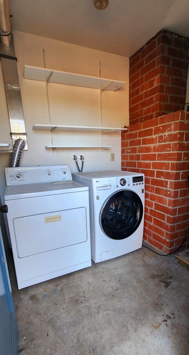 Building Photo - 1703 Marshall Ct