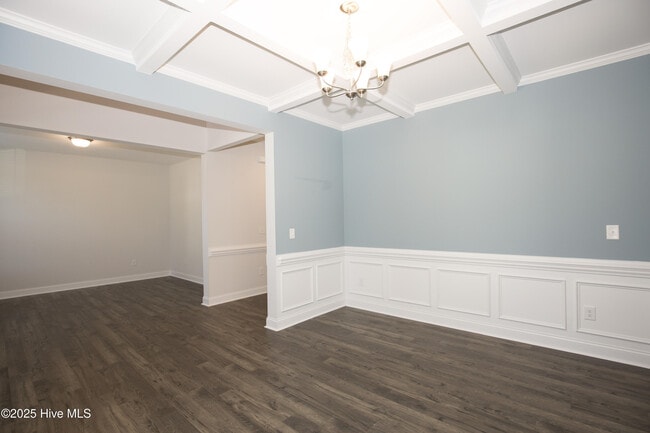 Building Photo - 660 Ave of the Carolinas