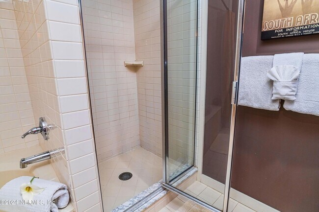 Building Photo - 955 Registry Blvd