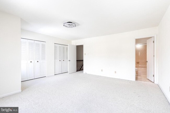 Building Photo - 38 Tudor Ct