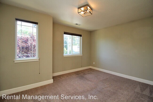 Building Photo - 3 br, 2.5 bath House - 866 N Farragut St
