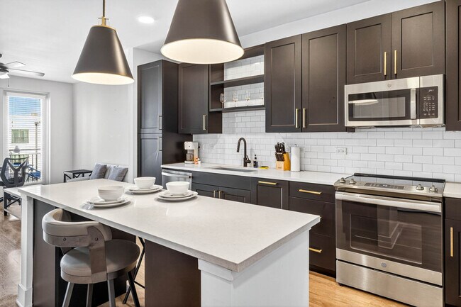 Building Photo - 1116 Gramercy Ln