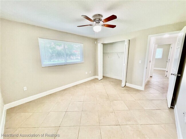 Building Photo - 1409 Palm Way