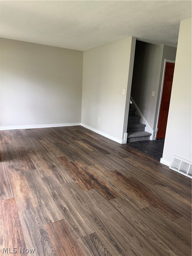 Building Photo - 9409 Manor Ave