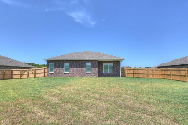 Building Photo - 802 Delaney Dr