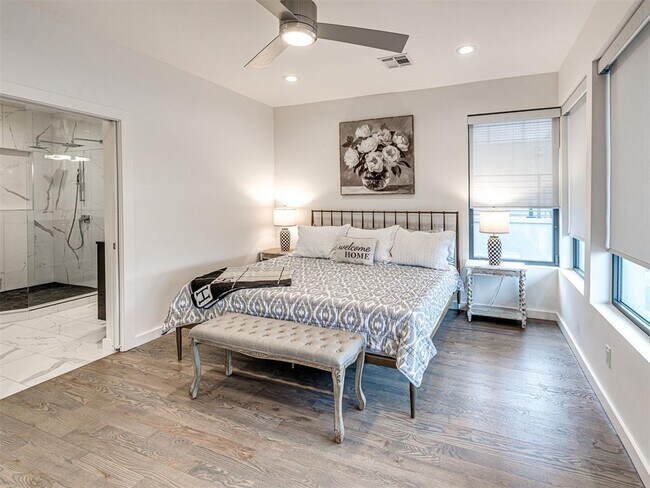 Building Photo - 825 NW 6th St