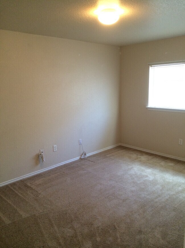 Building Photo - 6003 Ironmill Creek