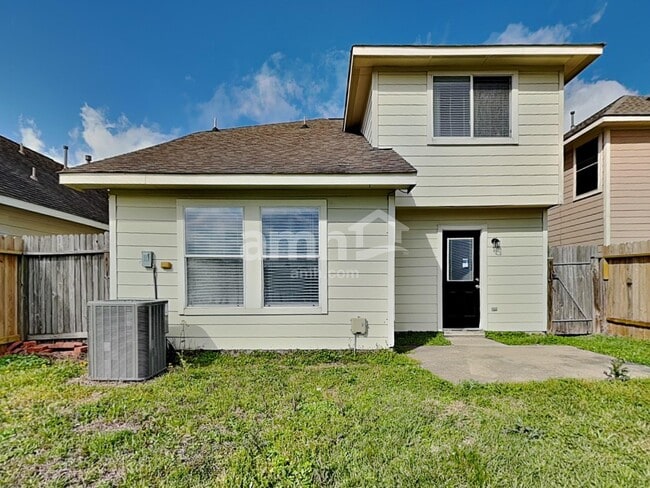 Building Photo - 10926 Windfern Lakes St
