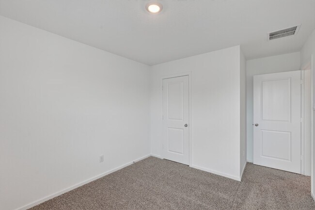 Building Photo - 40818 Hawthorne Glades St