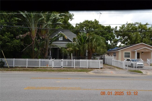Primary Photo - 1006 E 21st Ave