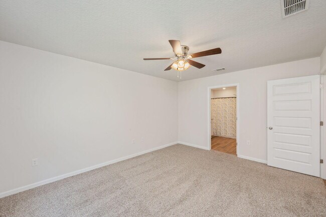 Building Photo - 3041 Heritage Plantation Blvd