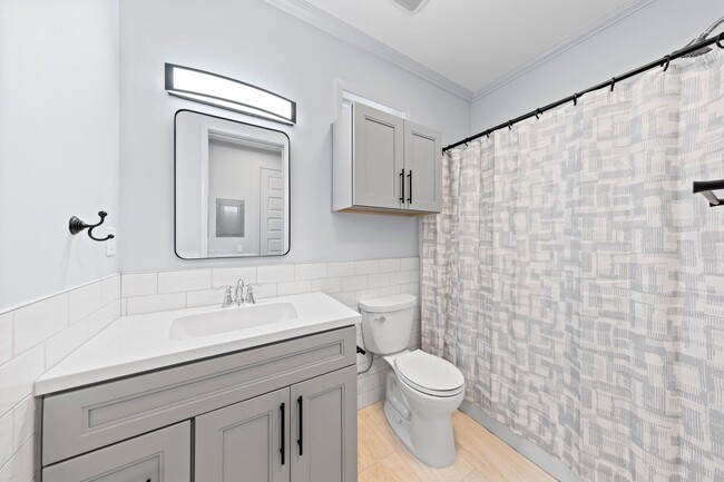 Building Photo - 305 Willingham Dr