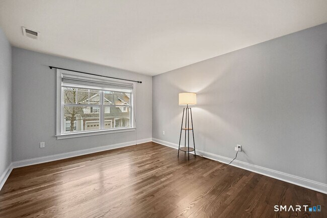 Building Photo - 41 Park Pl Cir