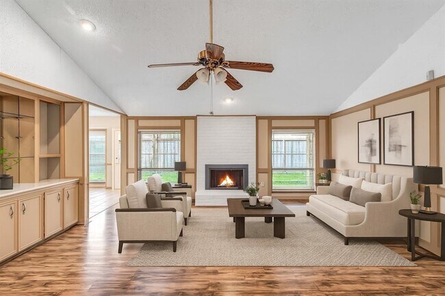 Building Photo - 10919 Paulwood Dr