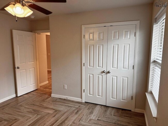 Building Photo - 301 Mariners Wy